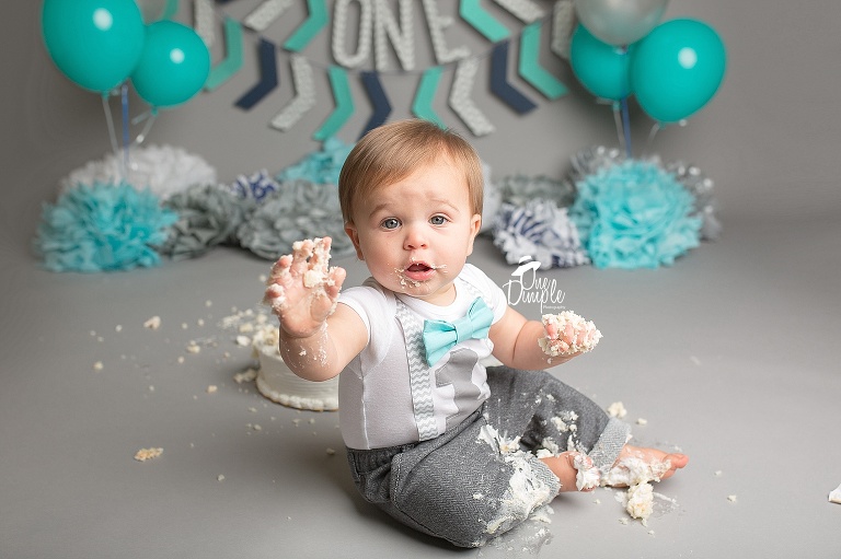fort worth aqua and gray cake smash session